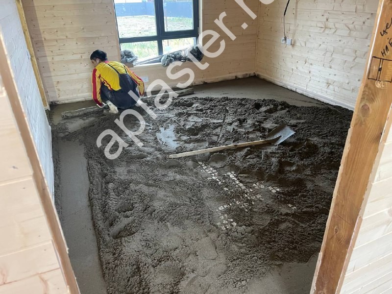 Полусухая стяжка пола в каркасном доме - процесс укладки